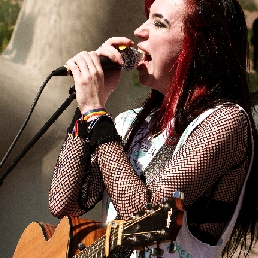 Wendy Moore Solo