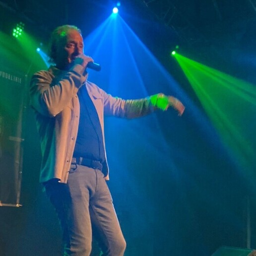 Singer (male) Heerhugowaard  (NL) 