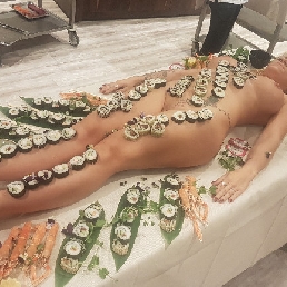 Sushi Lady of Live Buffet
