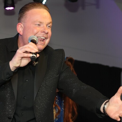Singer (male) IJmuiden  (NL) 