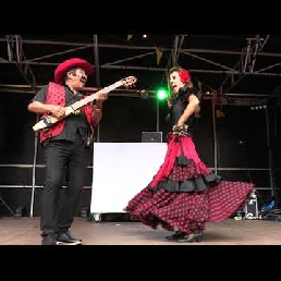 Muzikant overig Turnhout  (BE) Spaanse danseres met gitarist/zanger