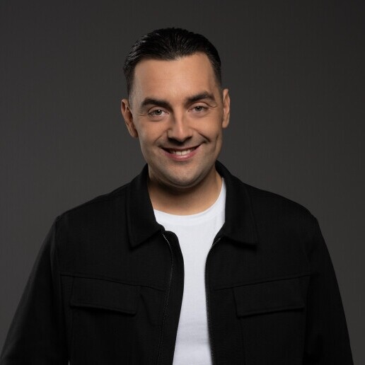 Singer (male) Waspik  (NL) 