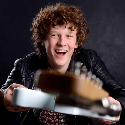 Singer (male) Tilburg  (NL) 