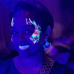 Glow UV Neon Makeup
