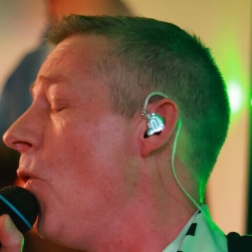 Singer (male) Hoogerheide  (NL) 