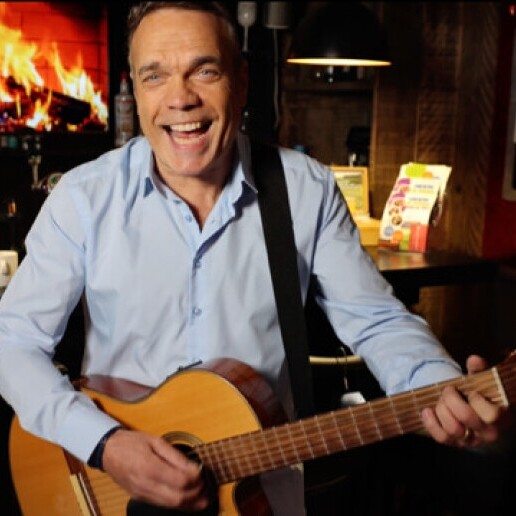 Singer (male) Tilburg  (NL) 