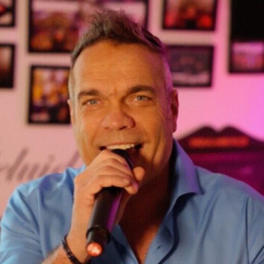 Singer (male) Tilburg  (NL) 