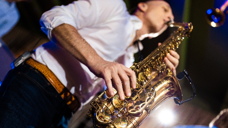 Saxophonist Arjan-M | Funky Sax