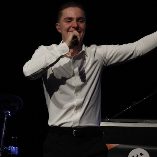 Singer (male) Elst  (Gelderland)(NL) 