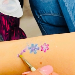 Professional Glitter Tattoo Making