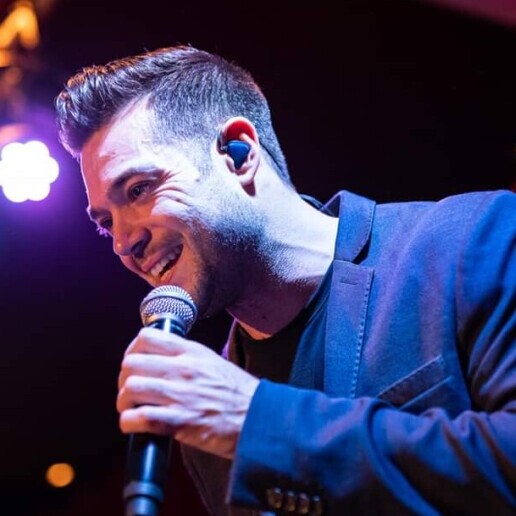 Singer (male) Tilburg  (NL) 