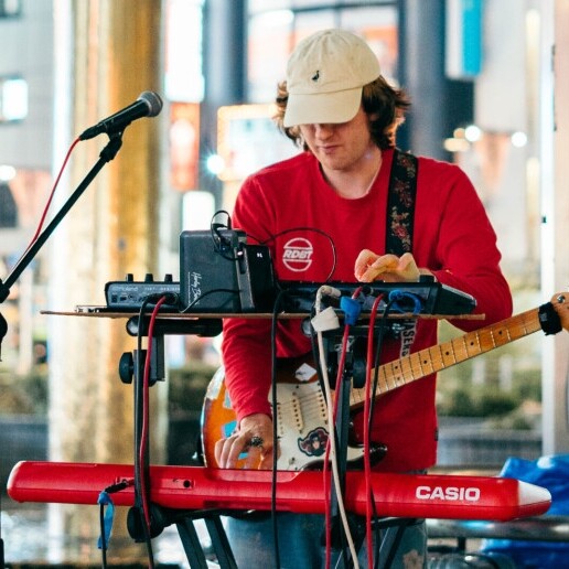 Singer (male) Amstelveen  (NL) 