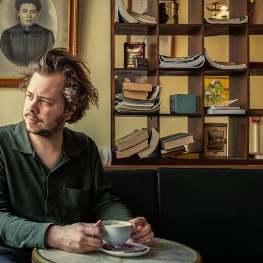 Singer (male) Zele  (BE) 