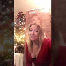 online Christmas performance with Xiana