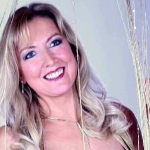 Singer (female) Olsene  (BE) 