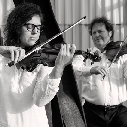 Band Wachtebeke  (BE) Violin duo Coppia Corda