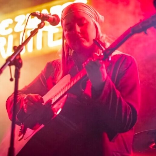 Singer (female) Den Haag  (NL) 