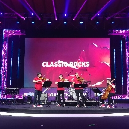 Classic Rocks - the crossover strings